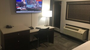 Deluxe Studio Suite | Katil Tempur-Pedic, meja, ruang kerja komputer riba 