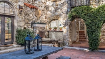 Villa, varias camas (LX22: Luxury Estate Carmel By The Sea) | Patio