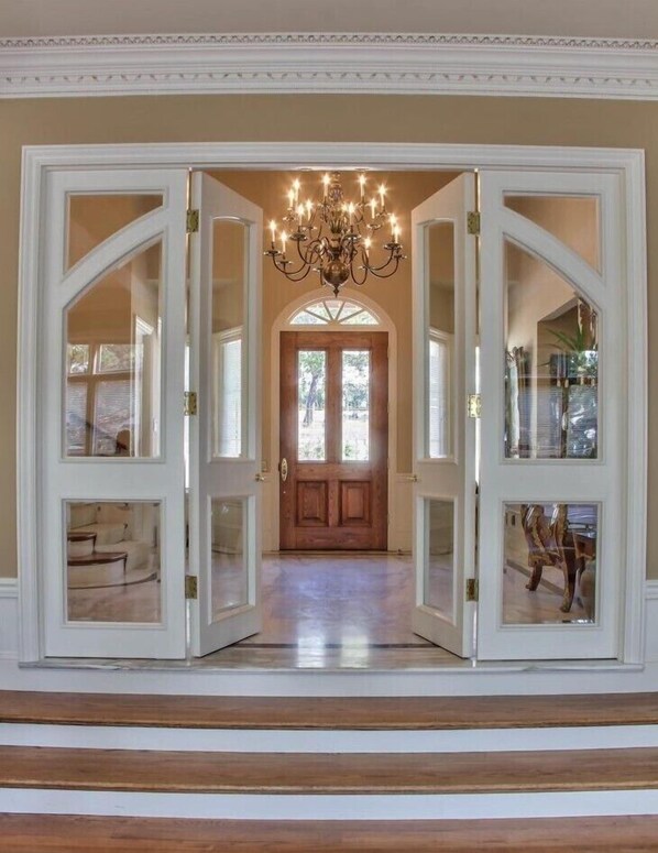 Villa, Multiple Beds (LX33: Luxury Vacation Villa On Pebble) | Interior