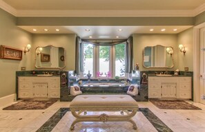 Villa, Mehrere Betten (LX33: Luxury Vacation Villa On Pebble) | Badezimmer