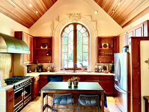 Private kitchen - LX3 Renaissance Carmel Valley Villa Pool and Spa (Carmel Valley)