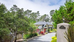 House, Multiple Beds (LX55: Golfer's Delight Pebble Beach) | Exterior