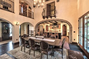 Maison, plusieurs lits (LX29 PEBBLE BEACH EUROPEAN STYLE  LUX) | Cuisine privée