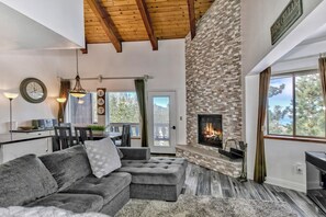 Condo, Multiple Beds, Lake View (Mv17 amazing lake view & spacious 2 b) | Living area - Mv17 Amazing Lake View & Spacious 2 Bedroom Ski Cabin With Hot Tub (Stateline)