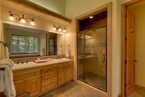 Bathroom - Mv16 : Bear Lair Estate With Hot Tub (South Lake Tahoe)