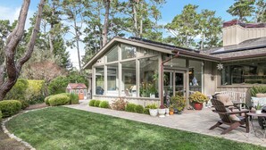 Hus, flere senger (LX47: Pebble Garden Retreat Home With) | Overnattingsstedets uteområder