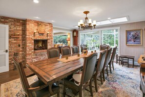 House, Multiple Beds (LX47: Pebble Garden Retreat Home With) | Dining - Lx47: Pebble Garden Retreat Home With Modern Kitchen (Pebble Beach)