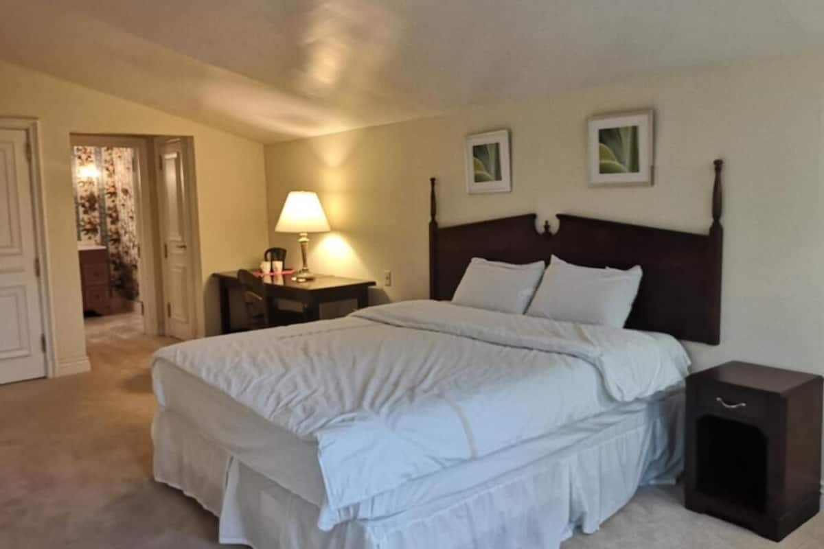 Executive Double Room | In-room safe, individually decorated, individually furnished, desk