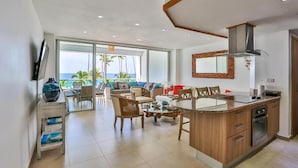 Unclassified image, 2 of 21, button - Beachfront| 60" TV| Gym| FastWifi| Amazing View! (Juan Dolio)