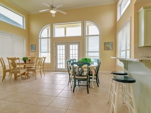 House, 4 Bedrooms | Private kitchen