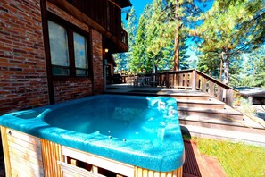 House, Multiple Beds (MONTH A MONTH MV19 WILLOW) | Spa