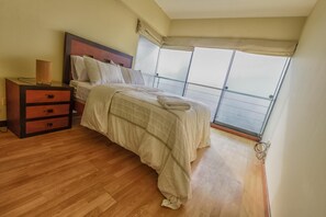 Rumah, 2 Tempat Tidur Queen (MV5: Perfect Couples Retreat With Oce) | 2 kamar tidur, seprai premium, dan Wi-Fi gratis