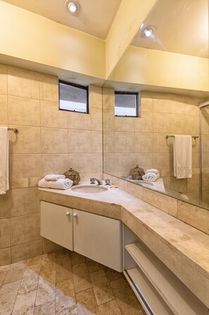 Bathroom - Mv5: Perfect Couples Retreat With Ocean and City View (Lima)