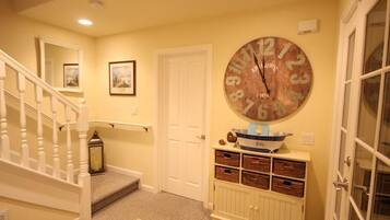 House, Multiple Beds (MV6: 30 night minimum Lover's Point M) | 2 bedrooms