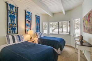 Condo, Multiple Beds (MV22: Waterfront Condo in Tahoe Keys ) | 3 bedrooms, premium bedding - Mv22: Waterfront Condo in Tahoe Keys . 3 Bedrooms 010630 (South Lake Tahoe)