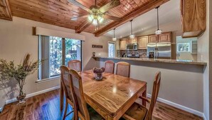 Condo, varias camas (MV55: Lake Village Remodel Condo with) | Cocina privada