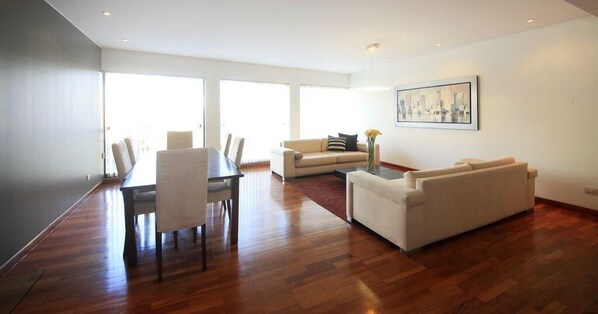 Apartment, Multiple Beds (Great Location Walking Distance to La) | Living room
