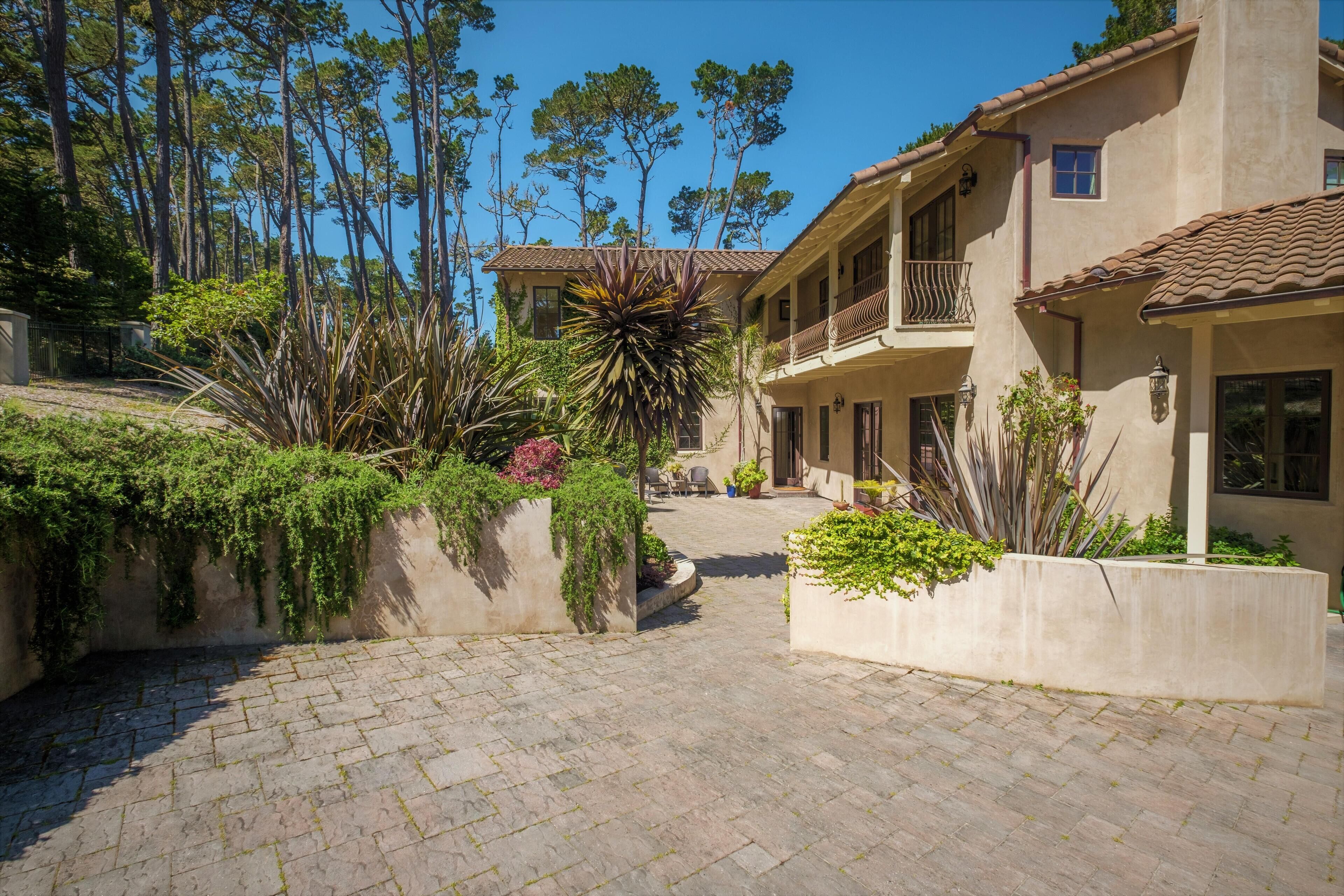 Nhà, nhiều giường (LX17 PEBBLE BEACH GOLFER RETREAT) | Ngoại thất