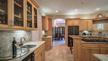 House, Multiple Beds (LX17 PEBBLE BEACH GOLFER RETREAT) | Private kitchen | Fridge, microwave, stovetop, dishwasher