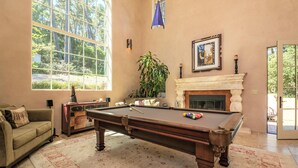 Huis, Meerdere bedden (LX17 PEBBLE BEACH GOLFER RETREAT) | Spelletjeskamer