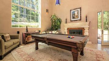 House, Multiple Beds (LX17 PEBBLE BEACH GOLFER RETREAT) | Games room