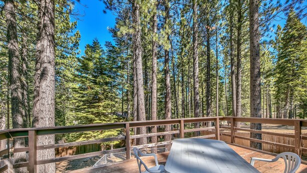 House, Multiple Beds (MV67 Lake Tahoe close to everything H) | Balcony - Mv67 Lake Tahoe Close to Everything Home Sleeps 8 (South Lake Tahoe)