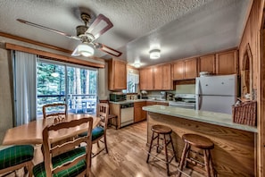 Ferienhaus, Mehrere Betten (MV67 Lake Tahoe close to everything H) | Eigene Küche | Kühlschrank, Mikrowelle, Herdplatte, Geschirrspüler