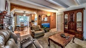 House, Multiple Beds (MV67 Lake Tahoe close to everything H) | Living room - Mv67 Lake Tahoe Close to Everything Home Sleeps 8 (South Lake Tahoe)