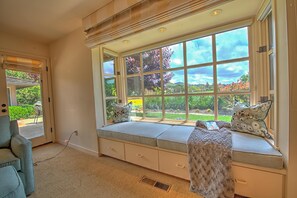 House, Multiple Beds (MV 07 GOLFER'S View retreat 31 days r) | 3 bedrooms, premium bedding