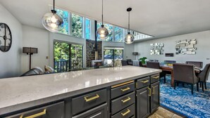 Ferienhaus, Mehrere Betten (Mv49 Lake Tahoe a block from the Cave) | Eigene Küche