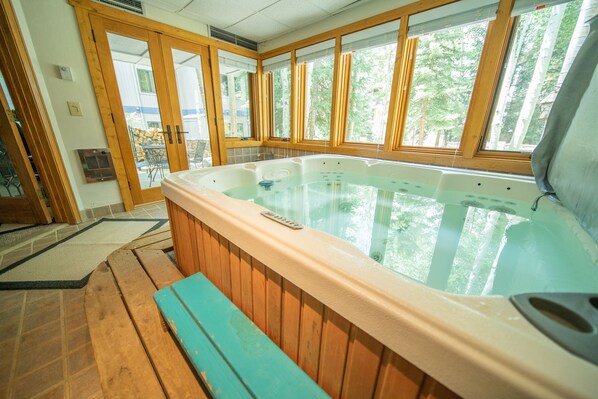 Condo Premier, 3 chambres, baignoire à remous, vue sur le complexe (Chateaux DuMont2704) | Extérieur