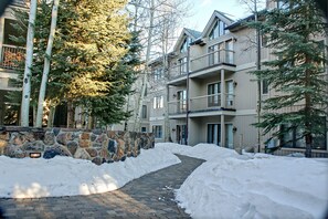 Exterior - Chateaux Dumont2704 (Keystone)