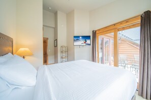 Condo Premium, 3 habitaciones, balcón, vista a la montaña (Springs 8911) | 3 habitaciones, decoración personalizada y muebles diferentes 