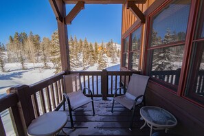 Premium Townhome, 2 Bedrooms, Balcony, Mountain View (Elk Run Villas 9574) | Exterior