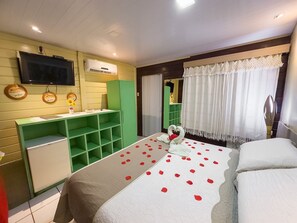 客房內保險箱、遮光布/窗簾、熨斗/熨衣板、免費無線上網