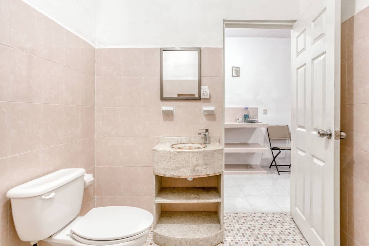 standard room | bathroom | shower, hair dryer, soap, shampoo