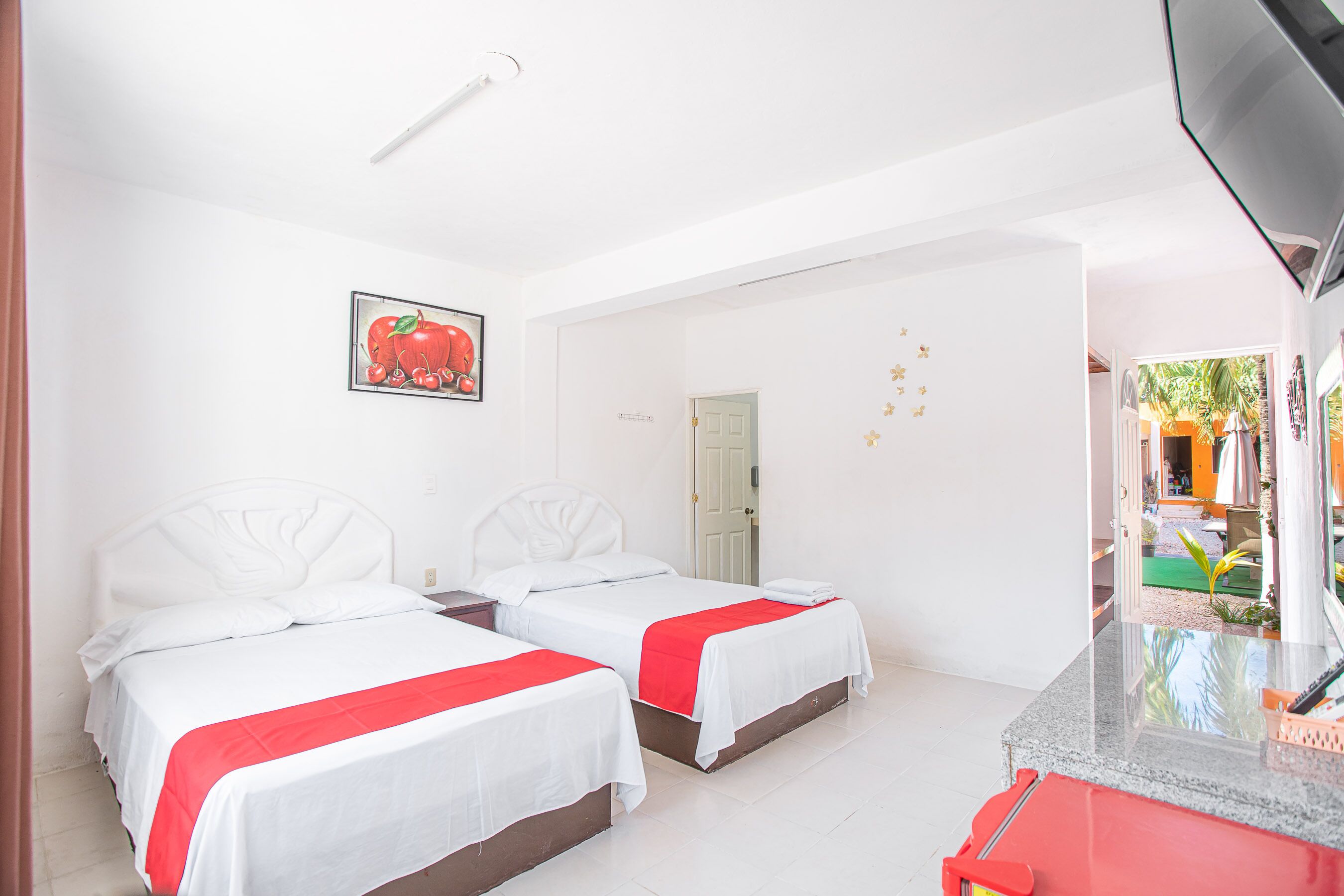Chambre quadruple, 2 lits doubles | Minibar, accès au Wi-Fi (inclus), décor unique, ameublement unique