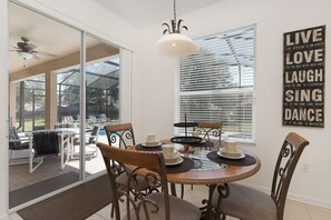 Talo, 5 makuuhuonetta, yksityinen uima-allas (5 Bathrooms) | Ruokailu omassa huoneessa