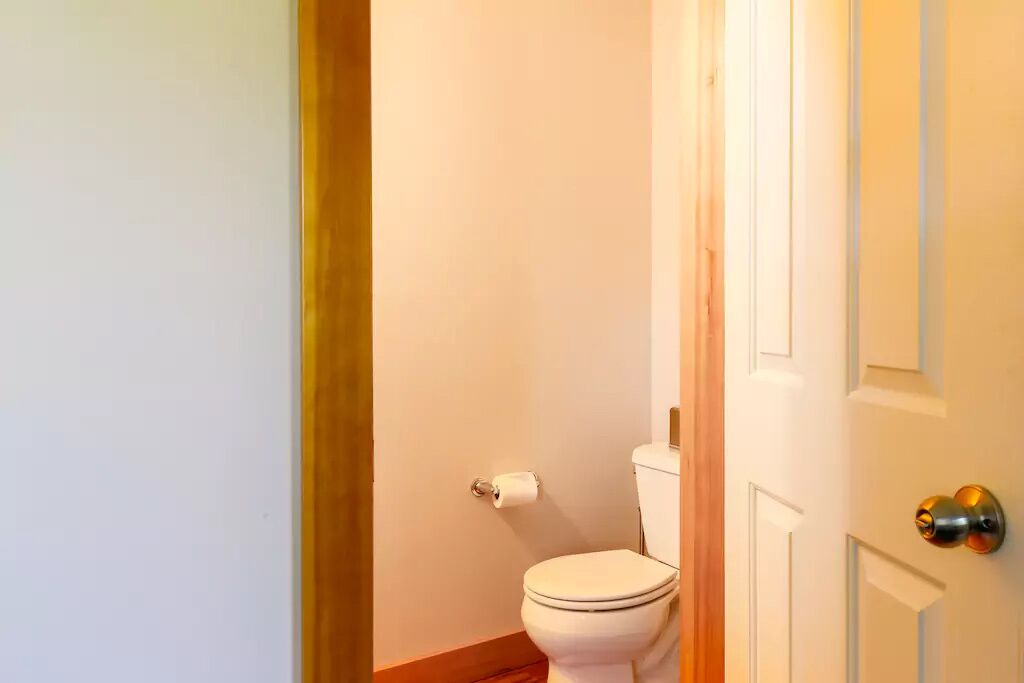 Seattle Vacation Home: The Market - Modern 2 bed craftsman, great location