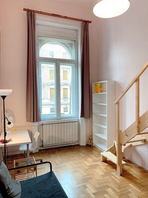 Elite-Doppelzimmer (4) | Schreibtisch, laptopgeeigneter Arbeitsplatz, Verdunkelungsvorhänge