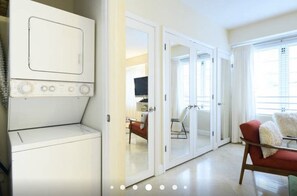 Interior - Spacious, Elegant,  1 Bdrm Dreamy Escape On Ocean Drive (Miami Beach)