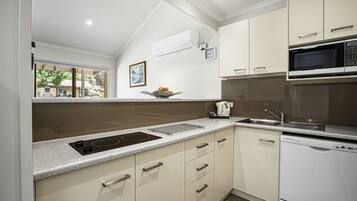 Apartemen | Dapur pribadi | Lemari es besar, microwave, oven, dan kompor