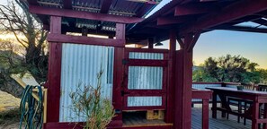 Outdoor dining - Tipi in the Mojave Desert near Las Vegas / Ravens Nest (Sandy Valley)