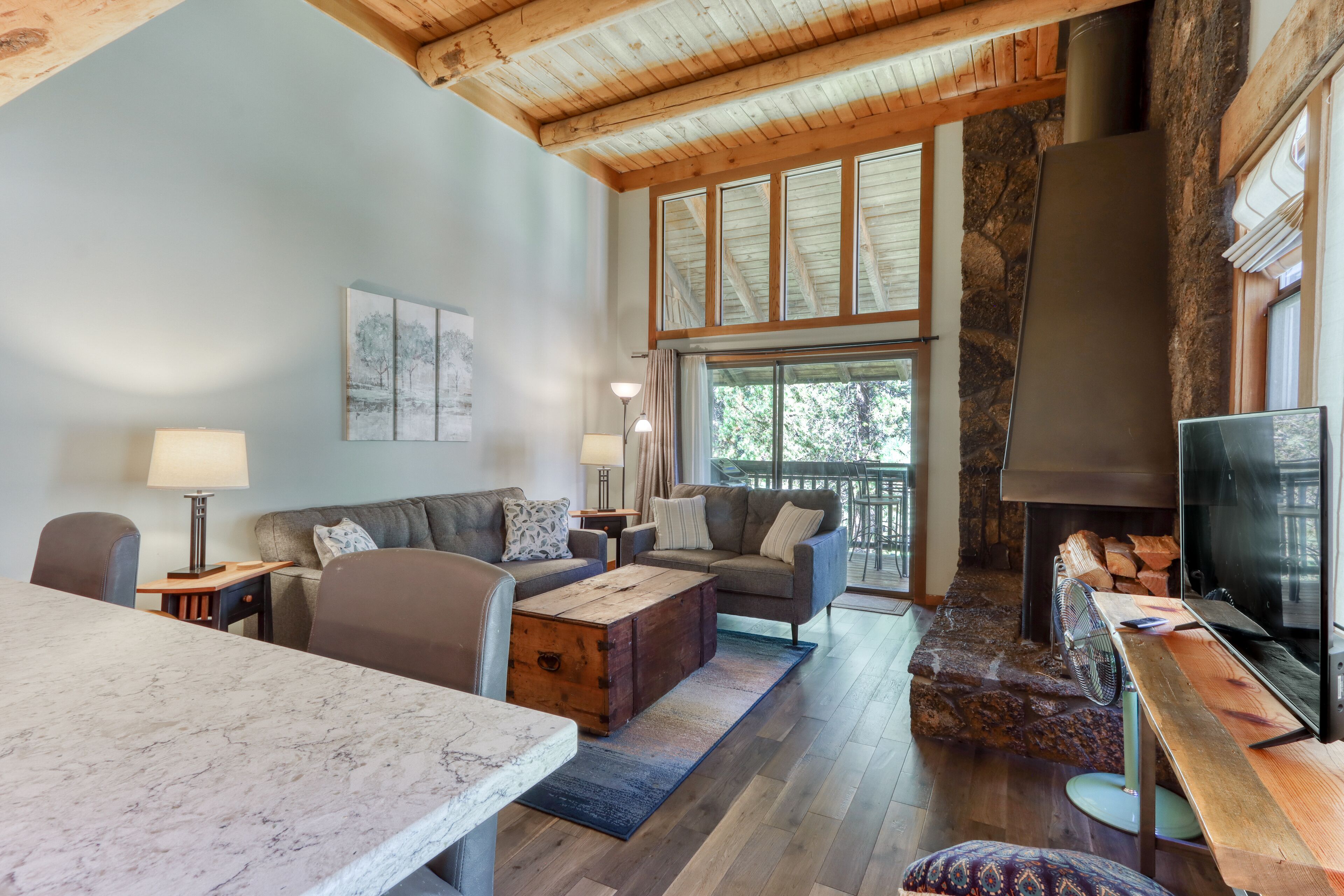 Spacious, beautifully-updated condo w/ golf course views & a rooftop deck!