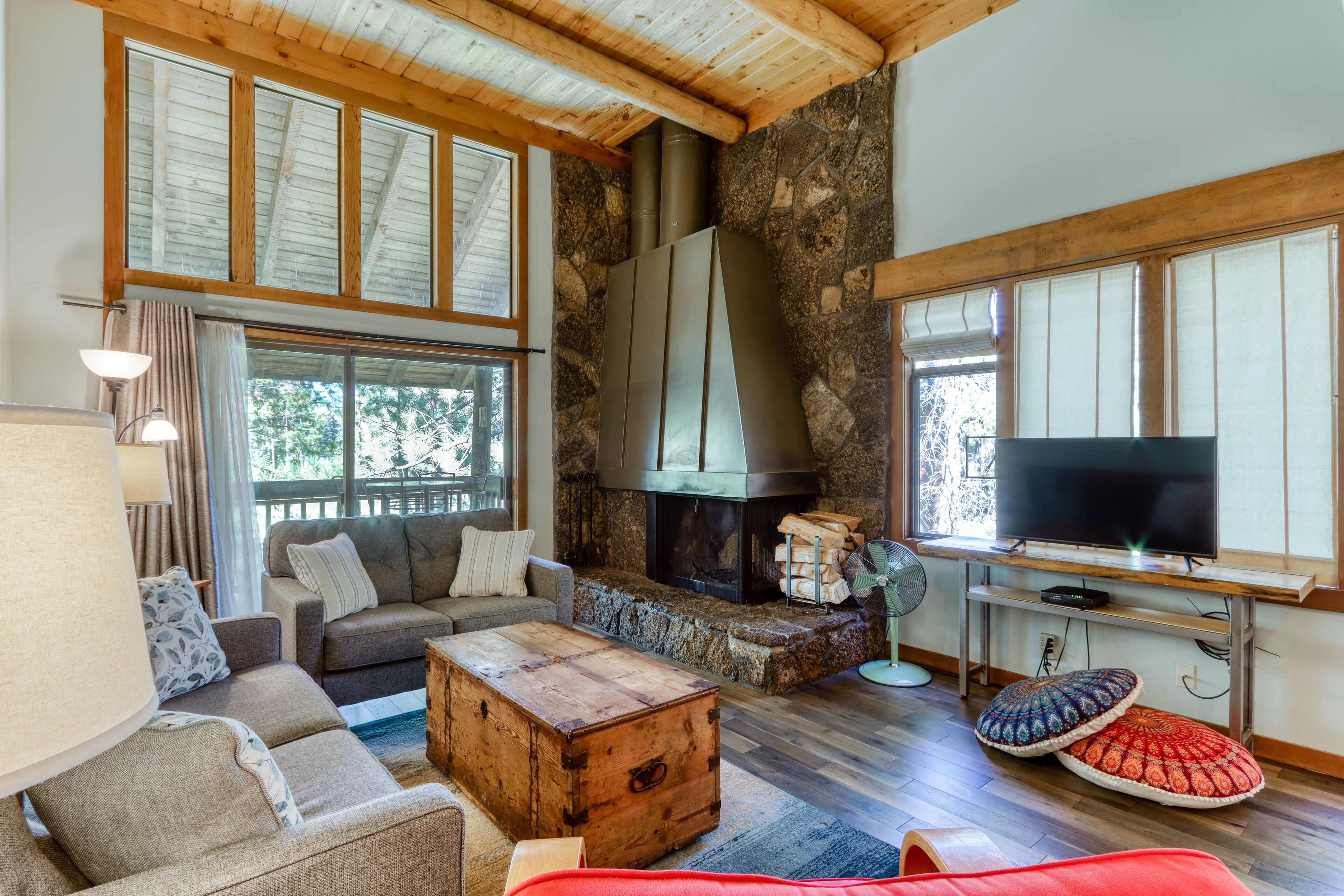 Spacious, beautifully-updated condo w/ golf course views & a rooftop deck!