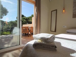 1 bedroom, iron/ironing board, internet, bed sheets