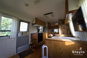 2 bedrooms, desk, iron/ironing board, travel crib