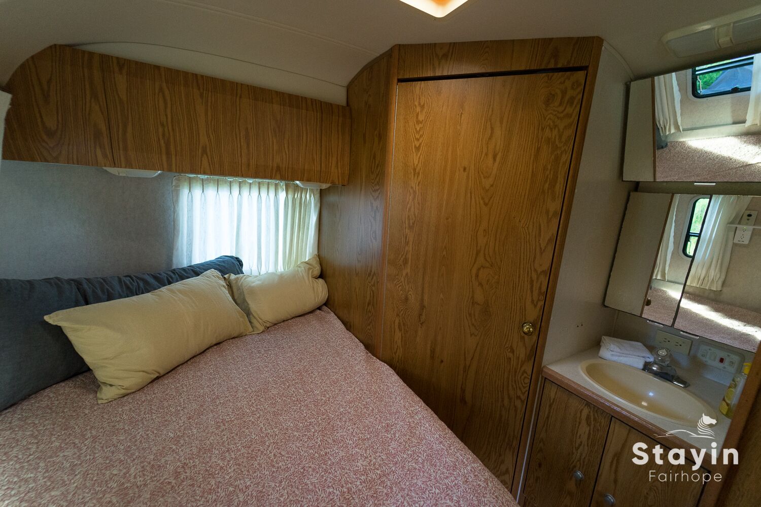 Silver Sail Airstream Glamping sanitized Wifi EV charger 10 ac 