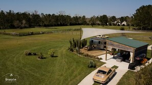 Property grounds - Silver Sail Airstream Glamping sanitized Wifi EV charger 10 ac  (Fairhope)