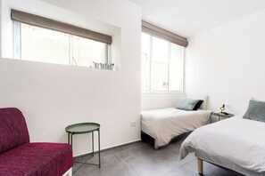 2 slaapkamers, een strijkplank/strijkijzer, gratis wifi, beddengoed